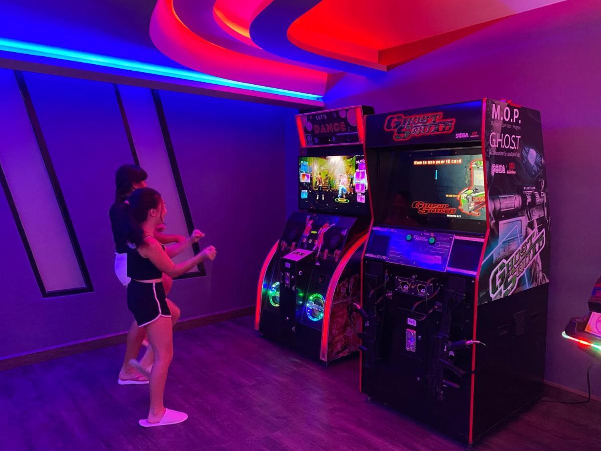 The Oceanic Sportel Phuket - Sha Extra Plus Buitenkant foto A modern arcade in Vietnam