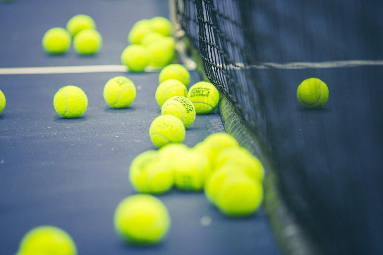 The Oceanic Sportel Phuket - Sha Extra Plus Buitenkant foto Tennis balls