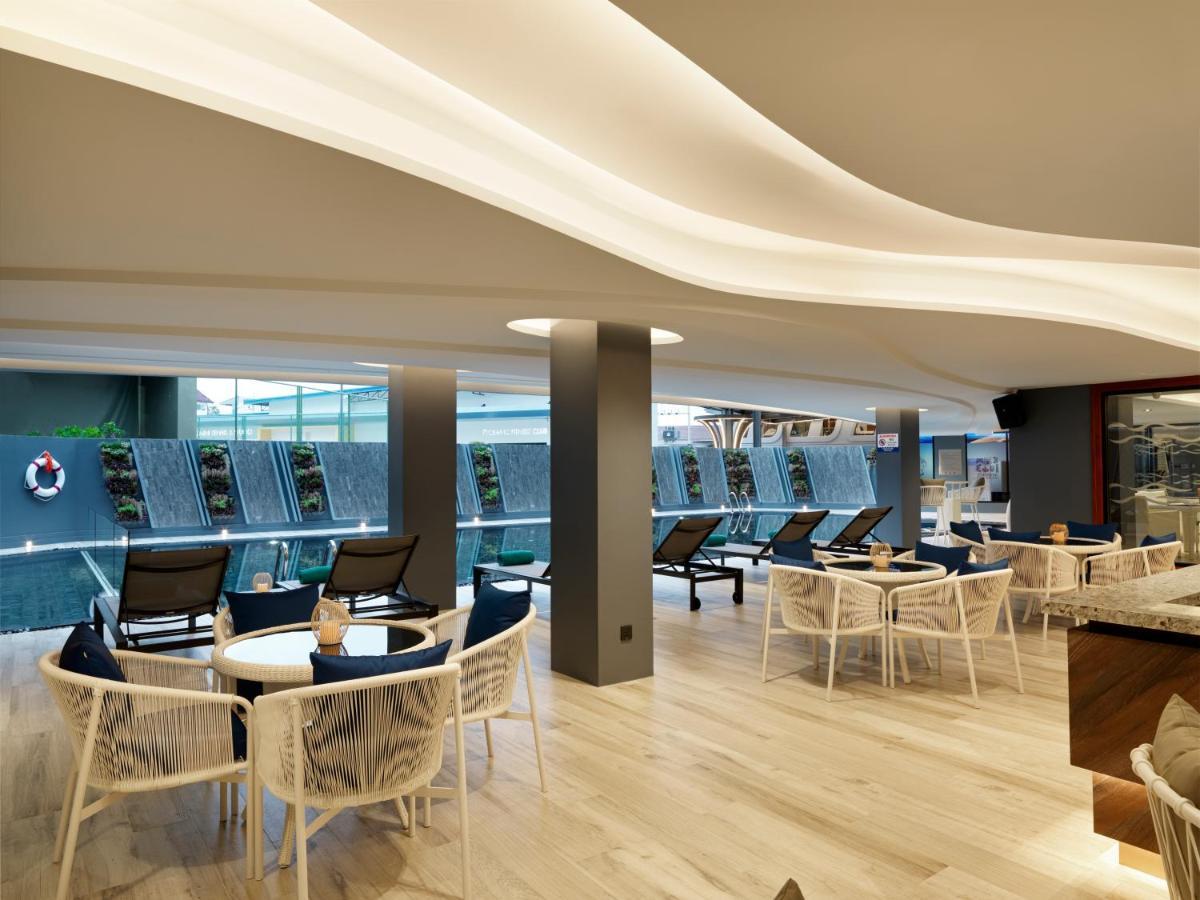 The Oceanic Sportel Phuket - Sha Extra Plus Buitenkant foto The interior of the lounge