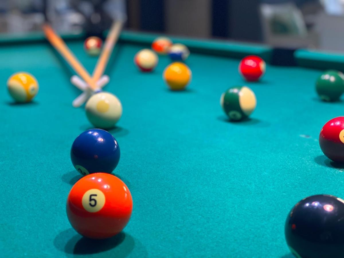The Oceanic Sportel Phuket - Sha Extra Plus Buitenkant foto Pool table