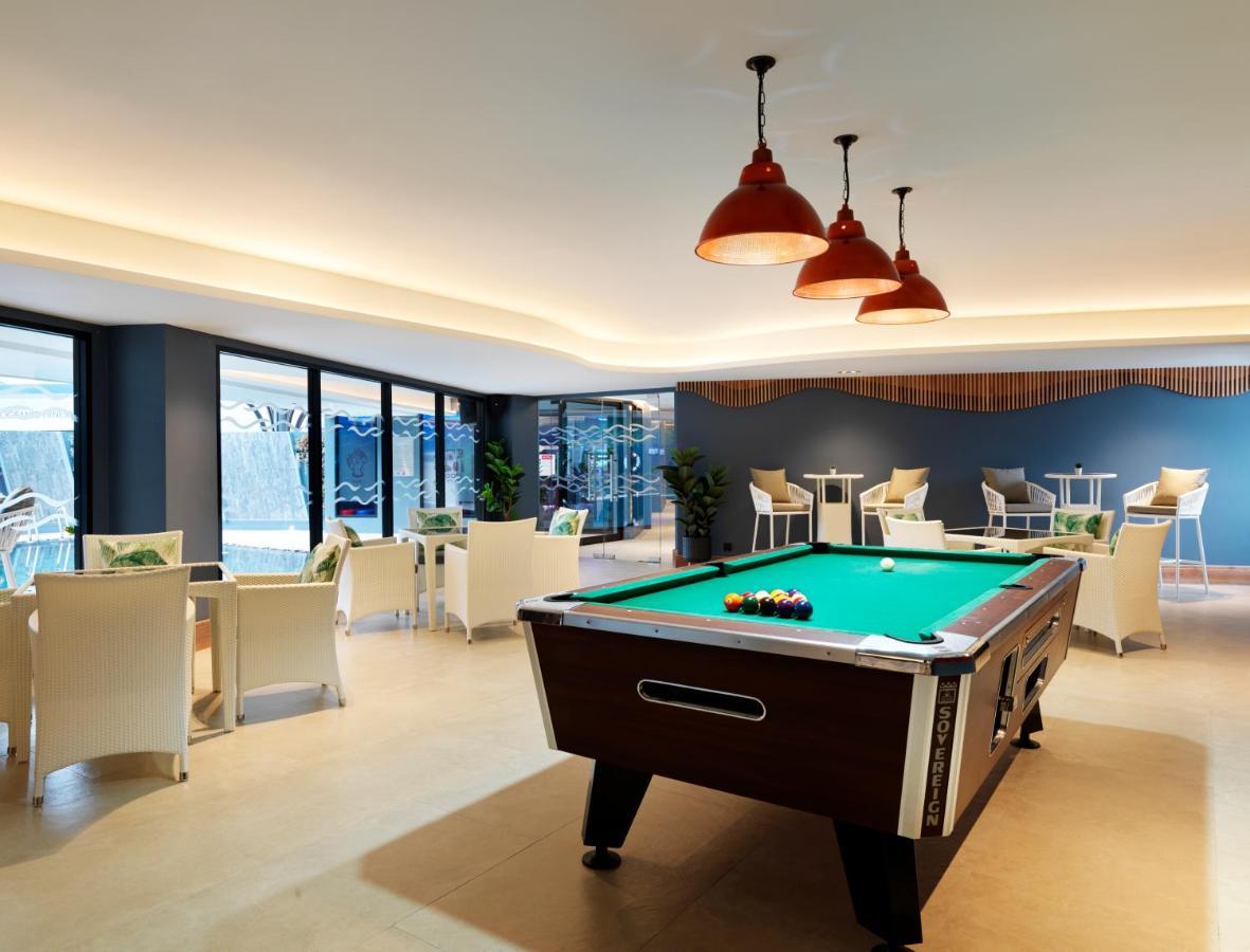 The Oceanic Sportel Phuket - Sha Extra Plus Buitenkant foto The pool table at the clubhouse