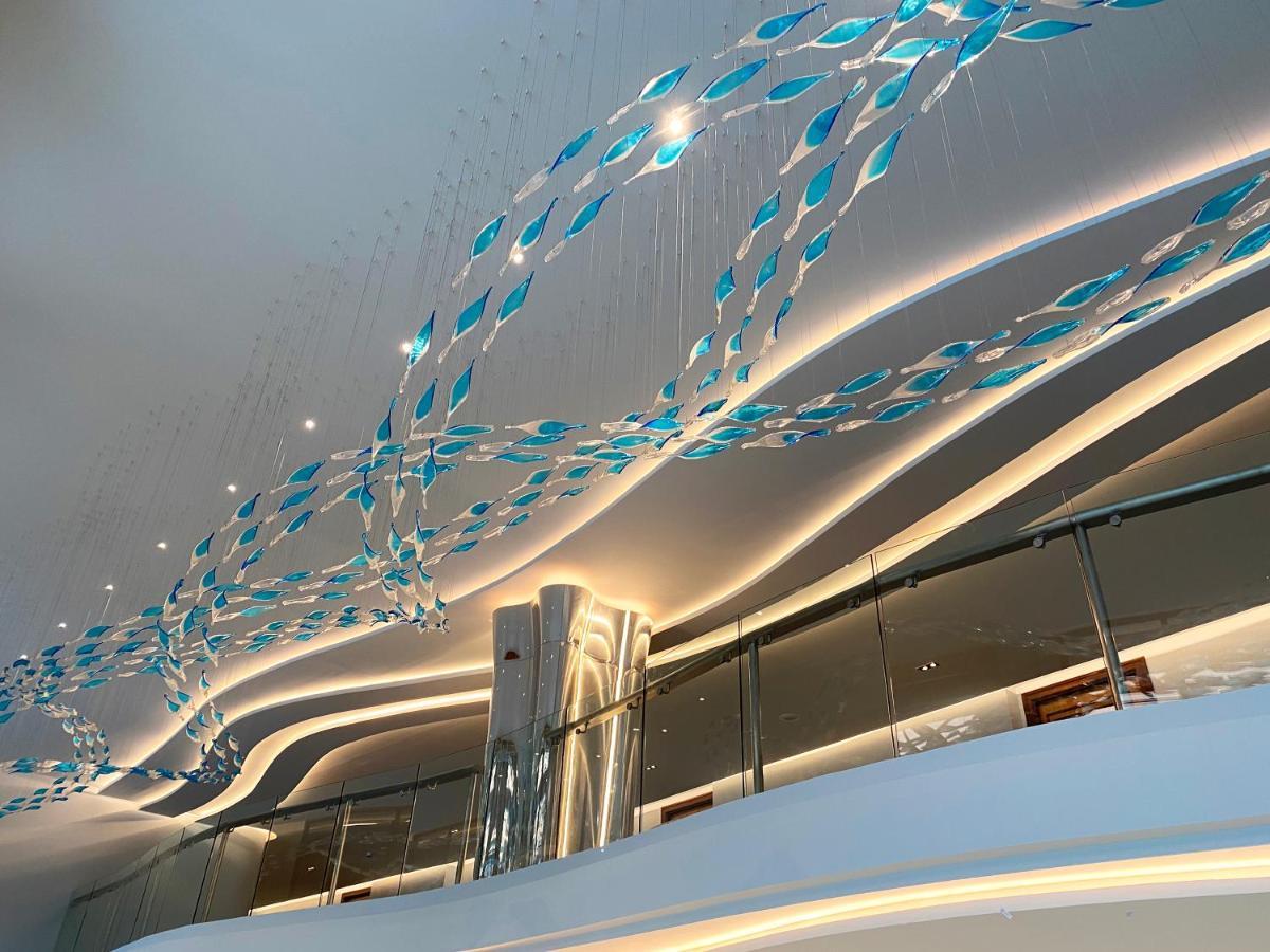 The Oceanic Sportel Phuket - Sha Extra Plus Buitenkant foto The ceiling of the lobby