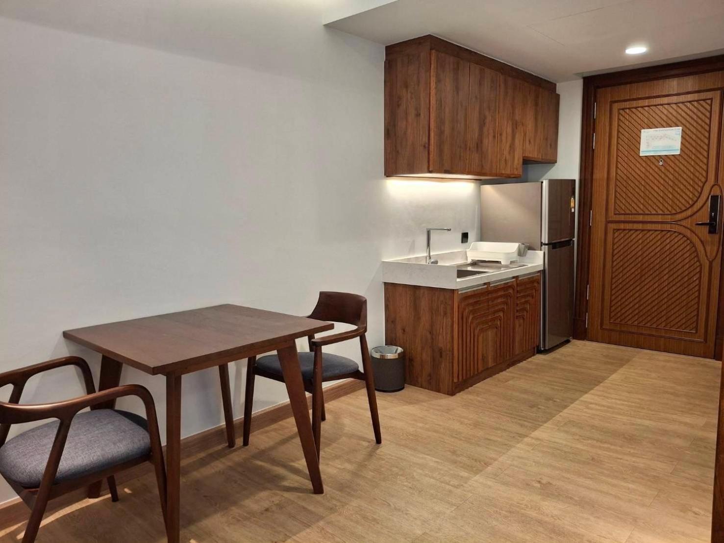 The Oceanic Sportel Phuket - Sha Extra Plus Buitenkant foto A typical studio apartment in the Philippines